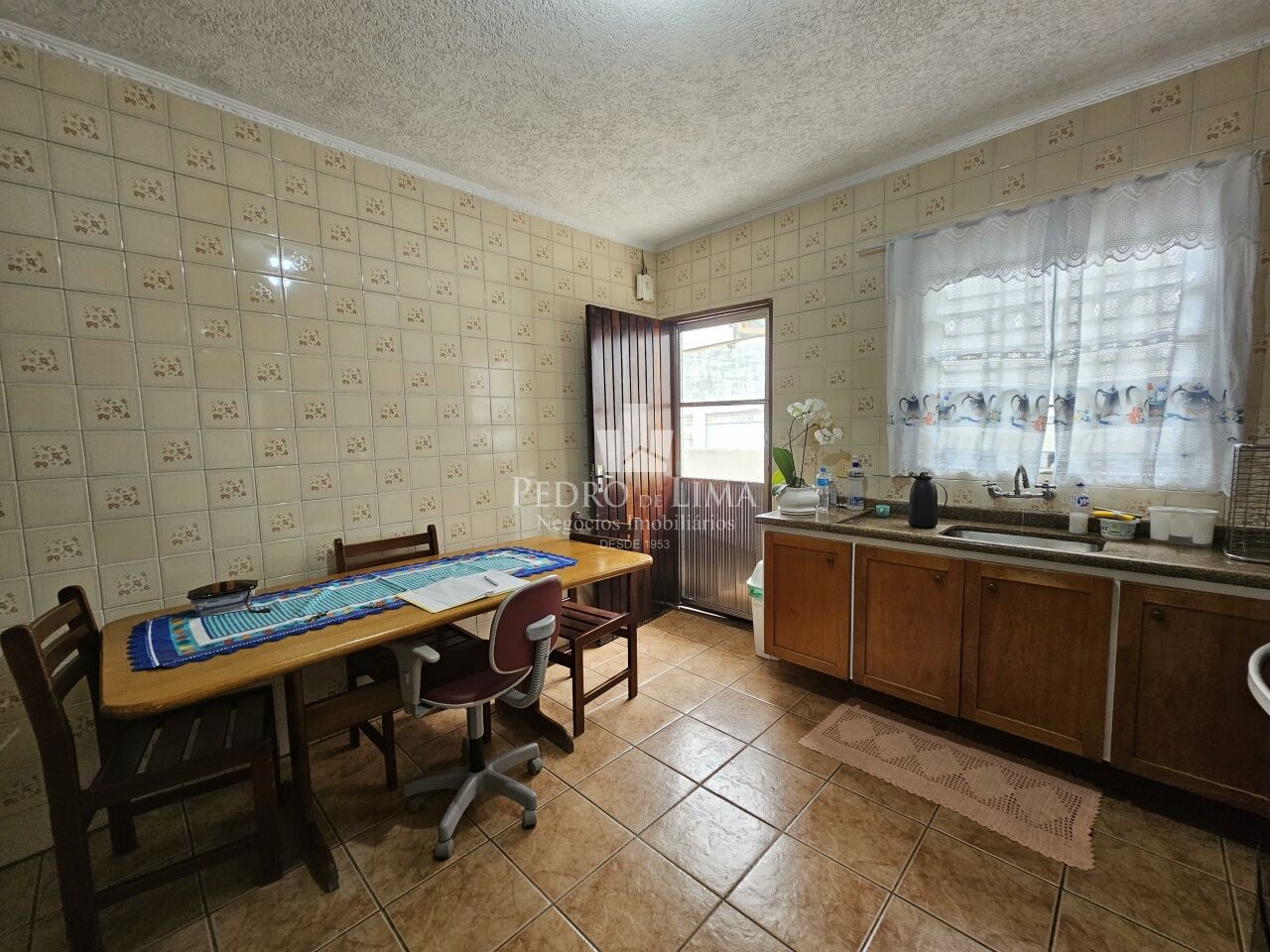 Casa térrea com 190 m² na região Penha.