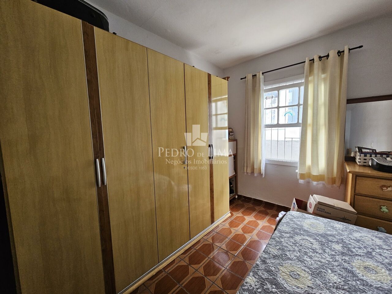 Casa térrea com 190 m² na região Penha.