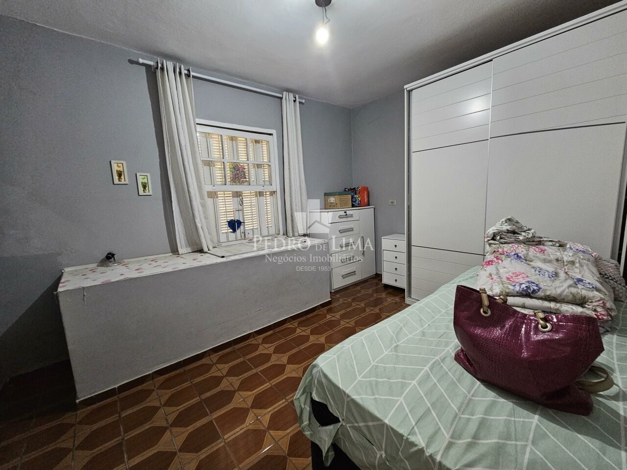 Casa térrea com 190 m² na região Penha.