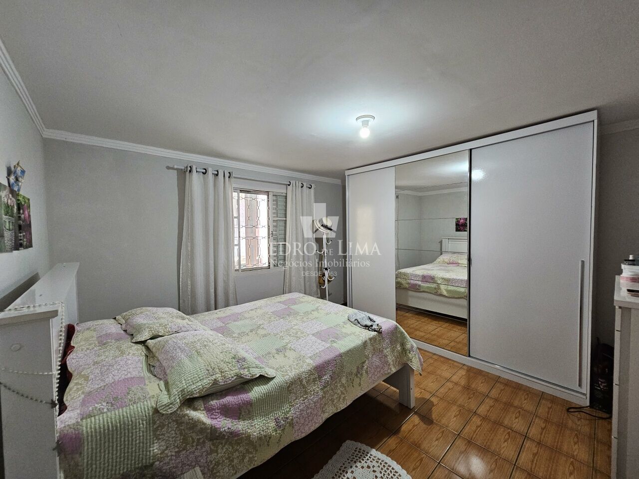Casa térrea com 190 m² na região Penha.