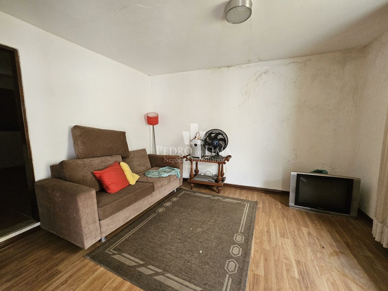 Casa térrea com 190 m² na região Penha.