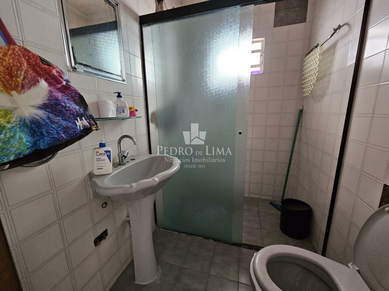Casa térrea com 190 m² na região Penha.