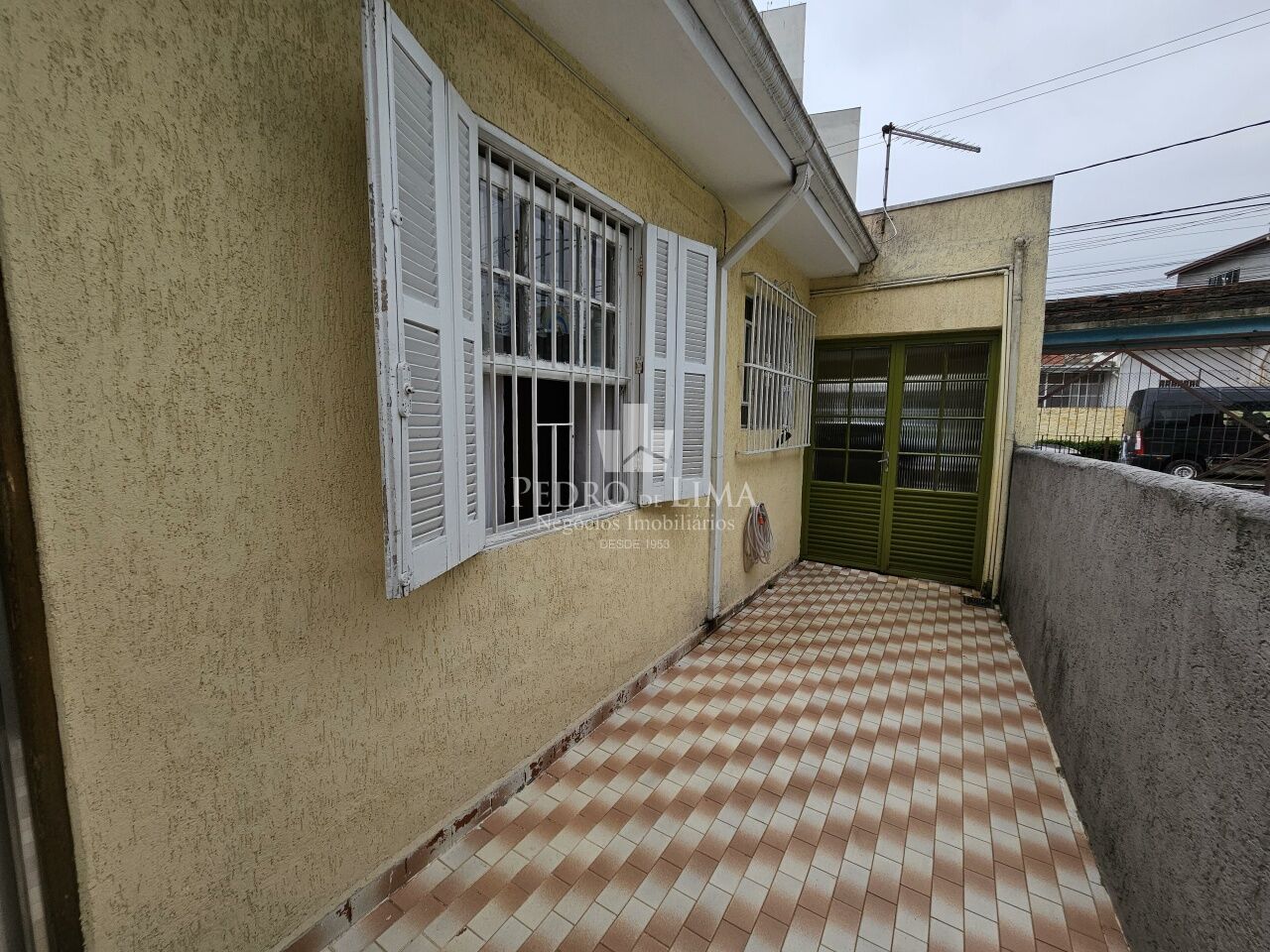 Casa térrea com 190 m² na região Penha.
