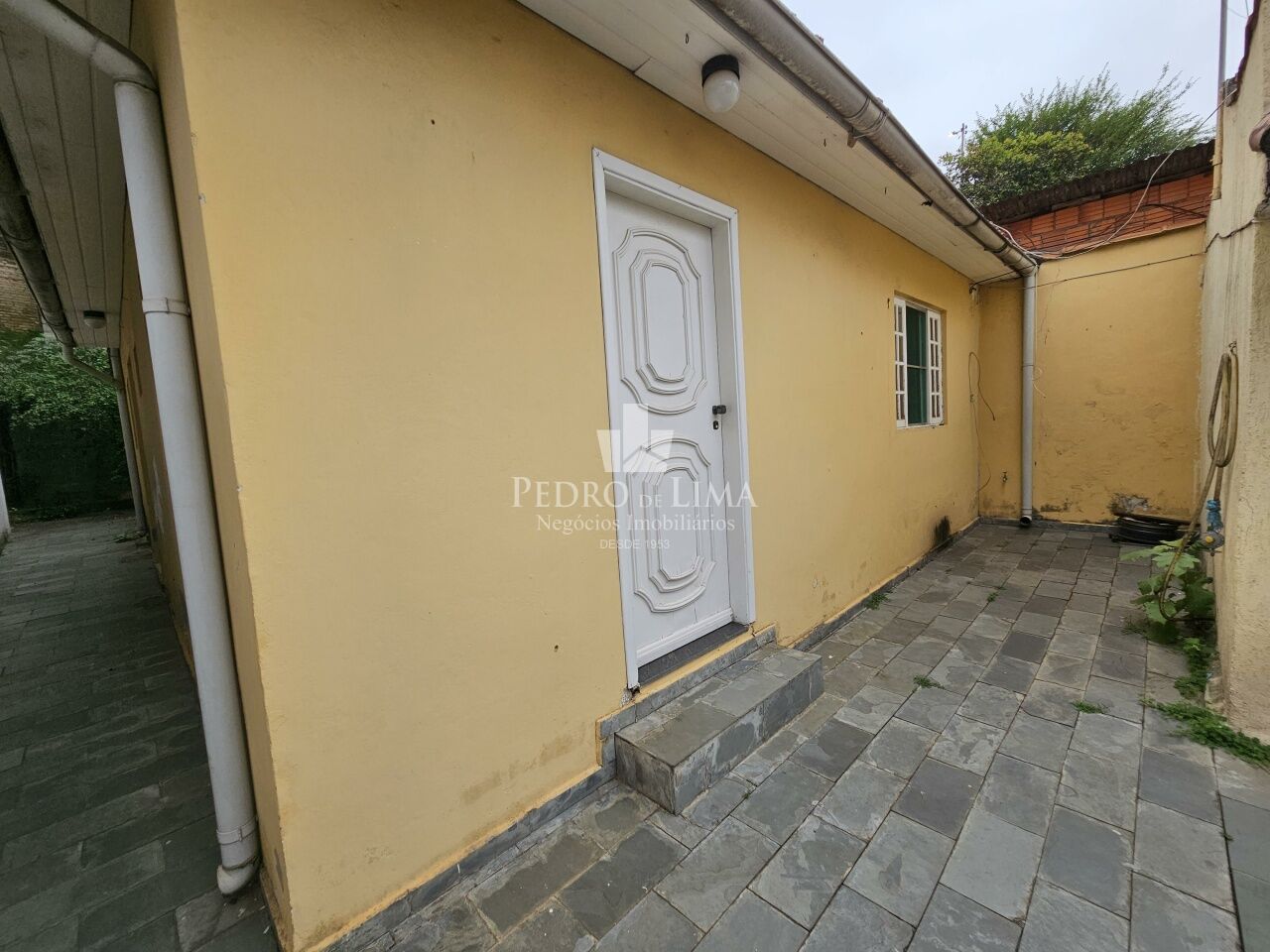 Casa térrea com 190 m² na região Penha.
