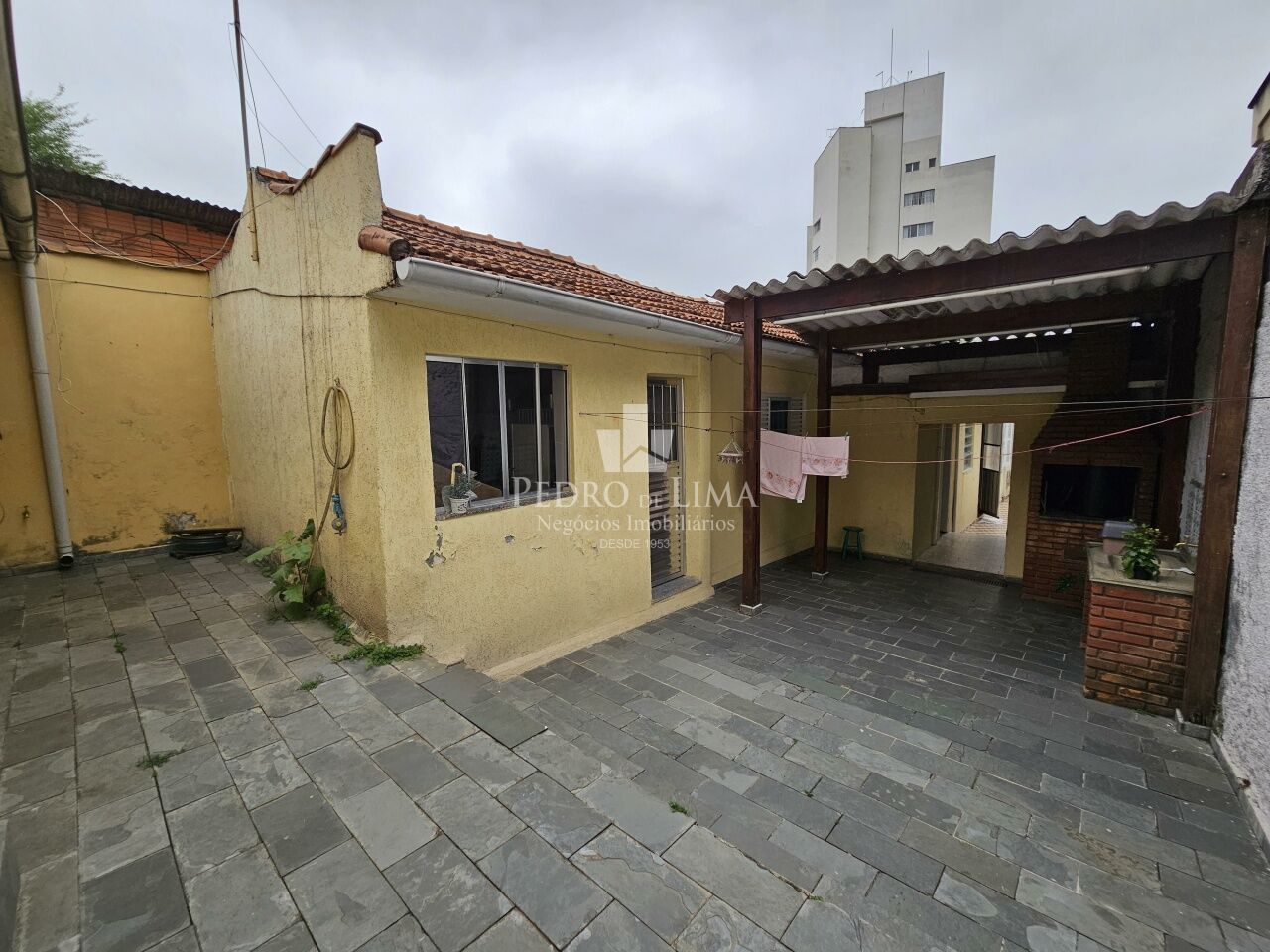 Casa térrea com 190 m² na região Penha.