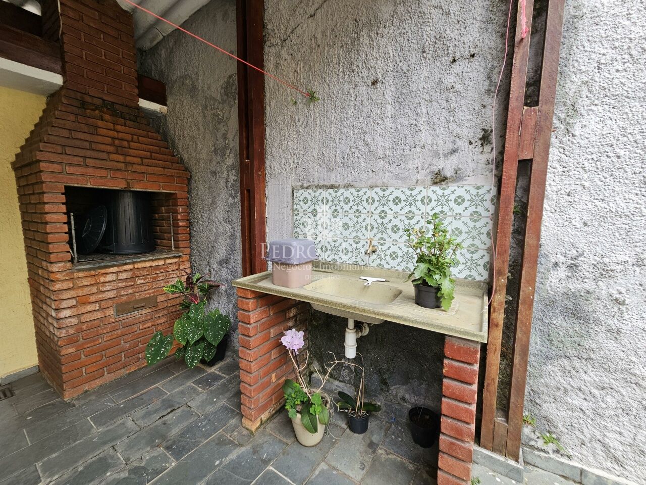 Casa térrea com 190 m² na região Penha.