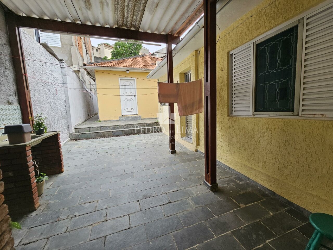 Casa térrea com 190 m² na região Penha.