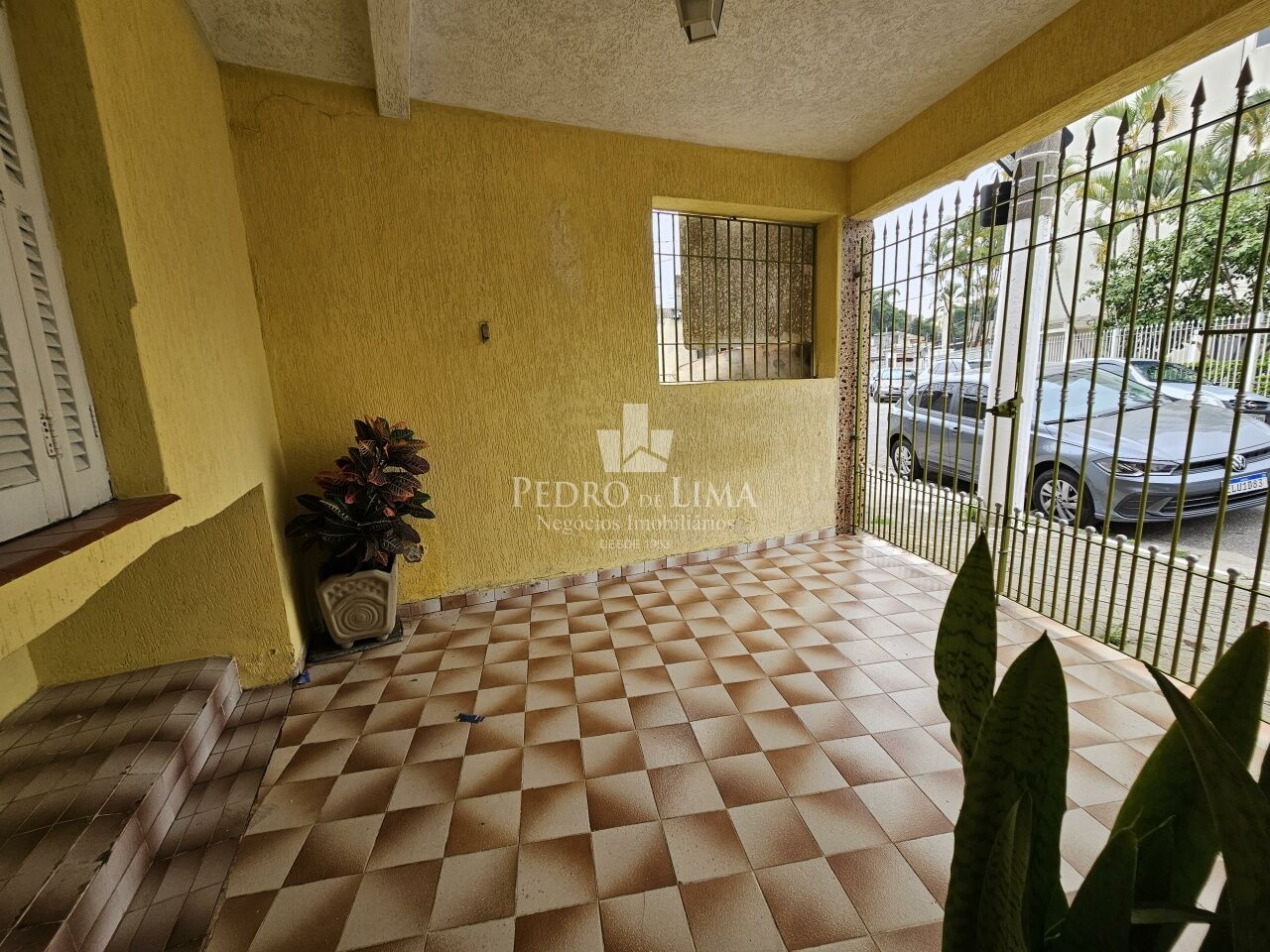 Casa térrea com 190 m² na região Penha.