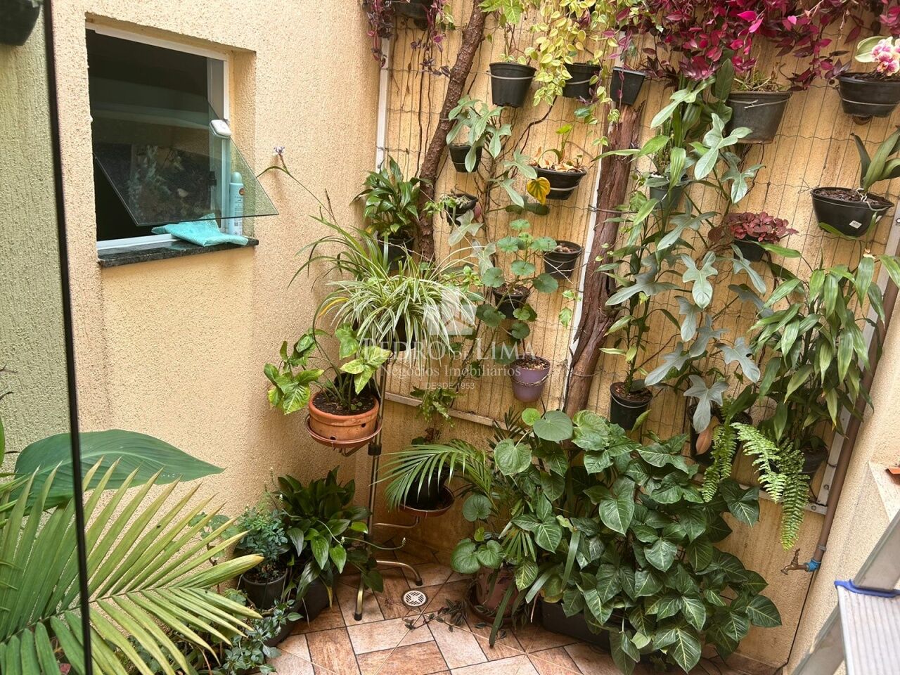 Sobrado frontal 3 Dormitórios, 1 Suíte e 2 vagas no Jardim Liderança