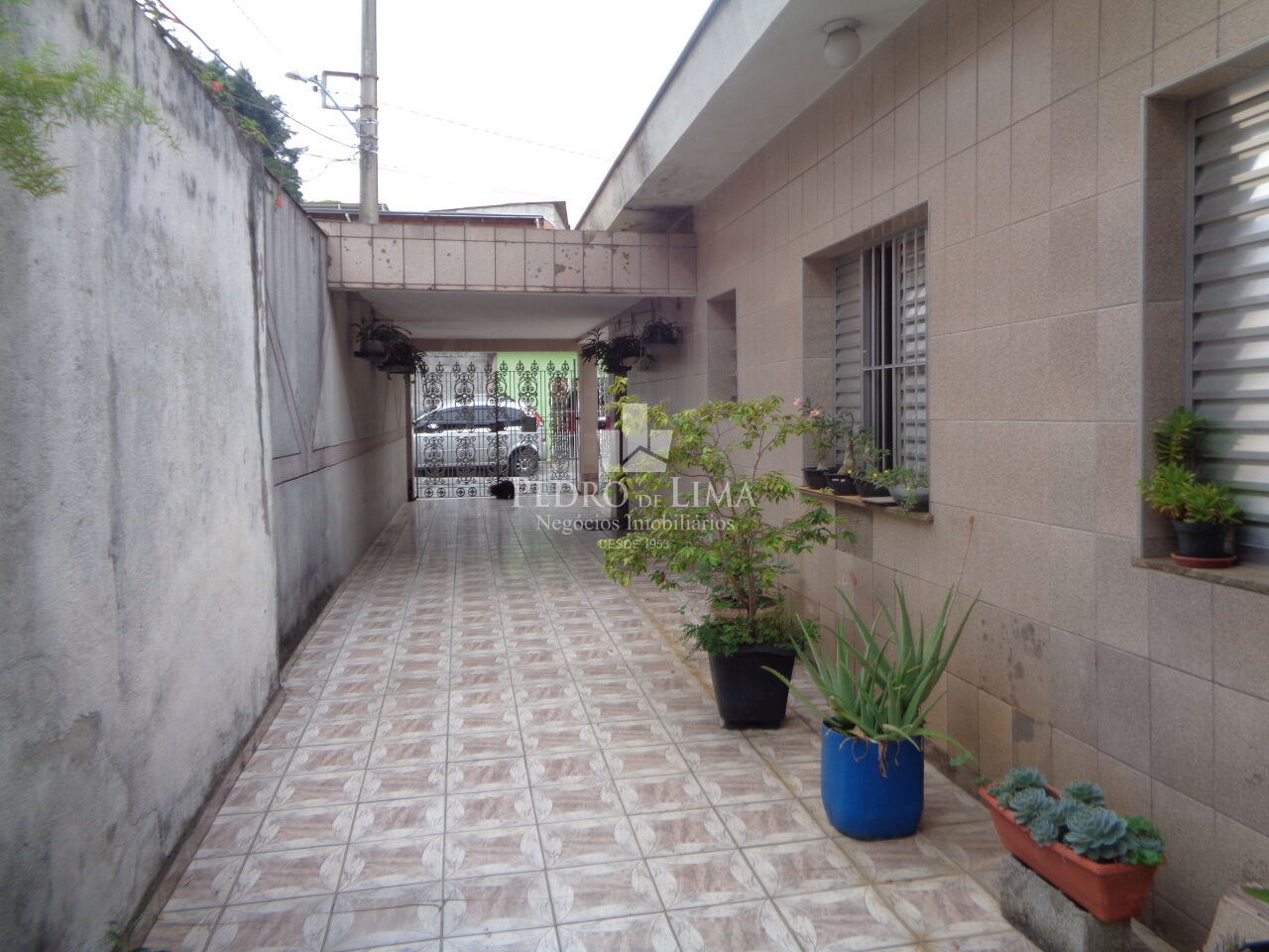 Casa Térrea 3 dormitórios com 3 vagas no Cangaiba