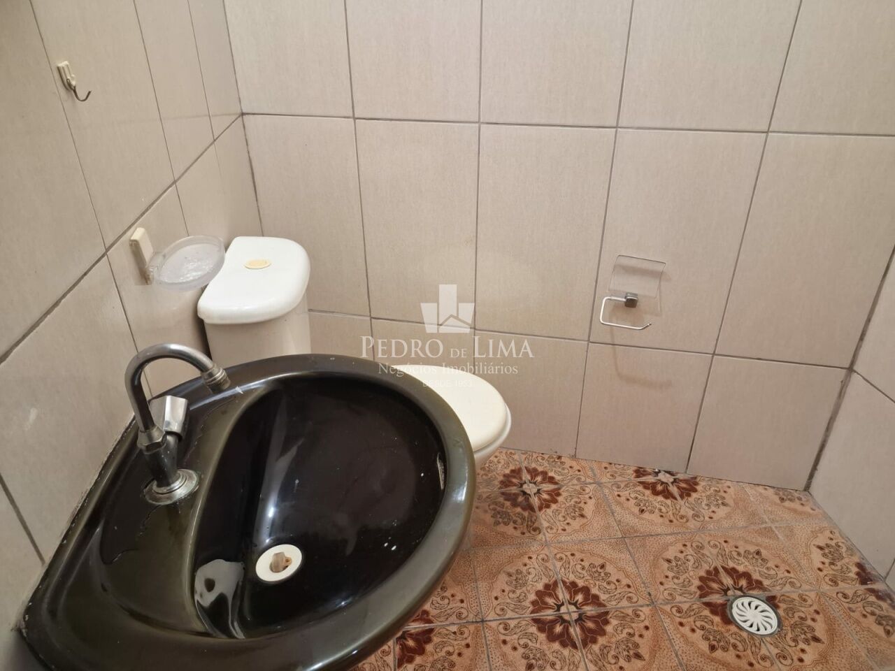 Casa térrea para venda conta com 3 quartos sendo duas suítes, duas vagas de garagem na Ponte Rasa 