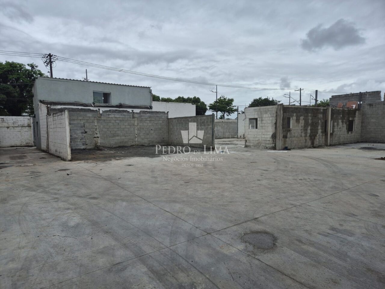imagem do imovel Terreno de 1000m² no coração do bairro Guilhermina - Praia Grande ref: PE42152