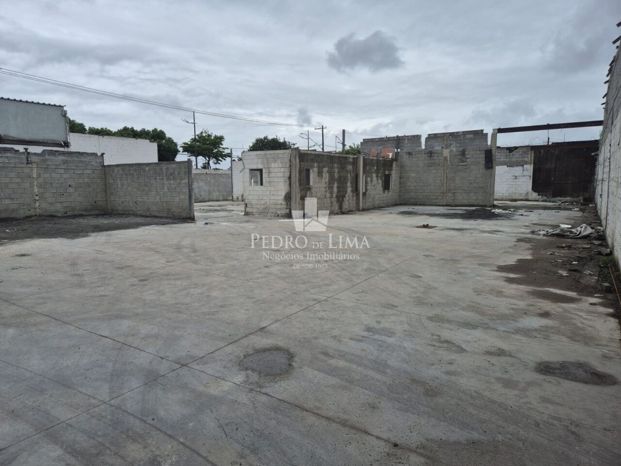 imagem do imovel Terreno de 1000m² no coração do bairro Guilhermina - Praia Grande ref: PE42152