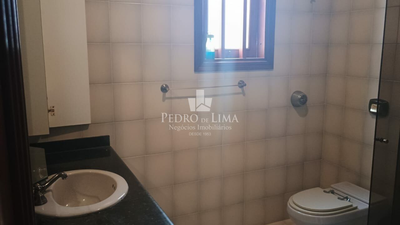 Sobrado com piscina na Vila Jacui
