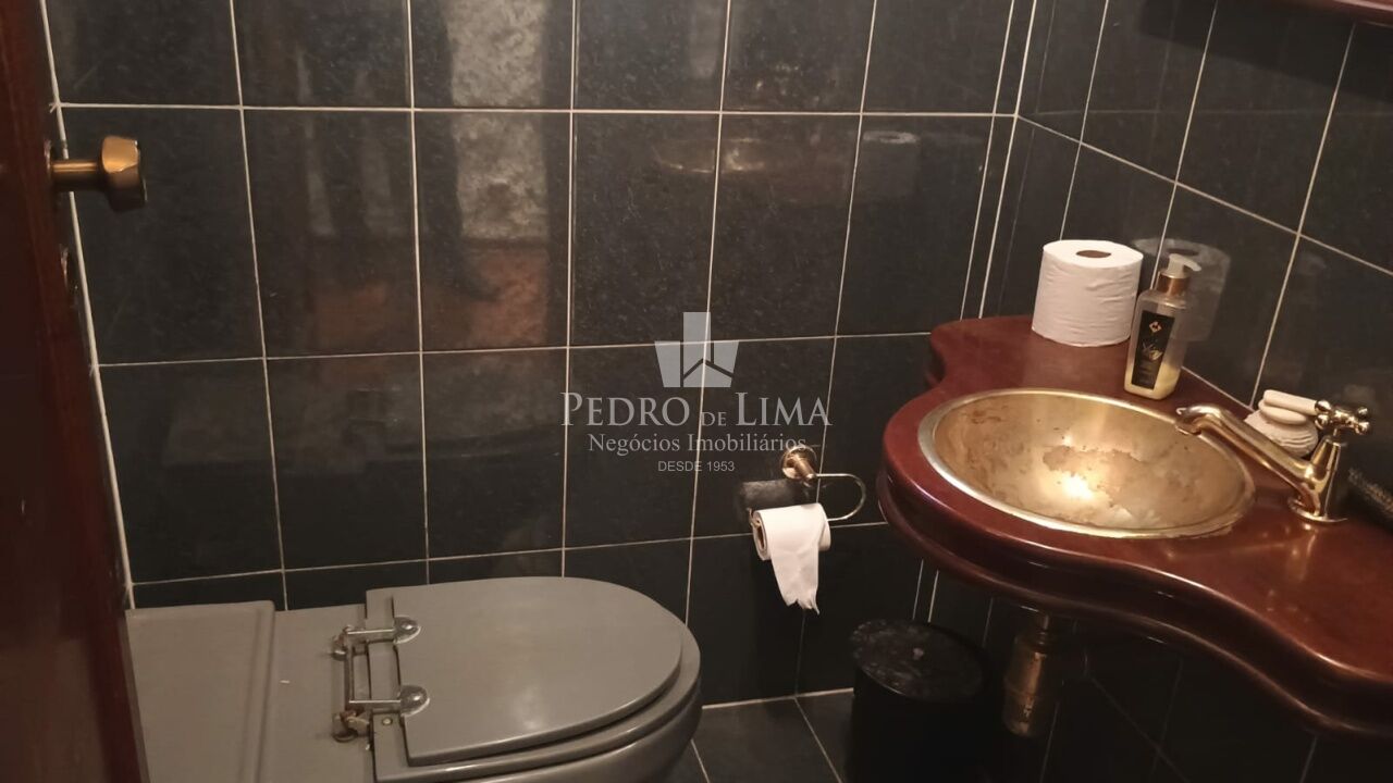 Sobrado com piscina na Vila Jacui