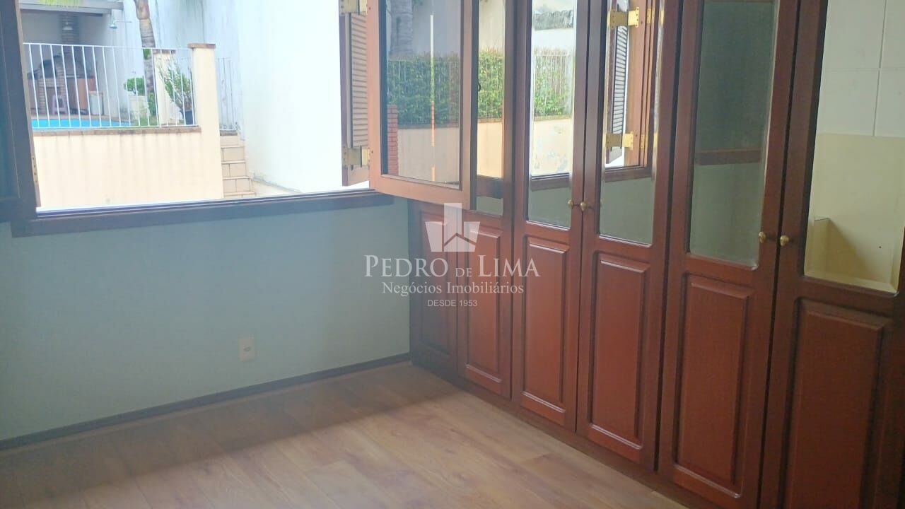 Sobrado com piscina na Vila Jacui