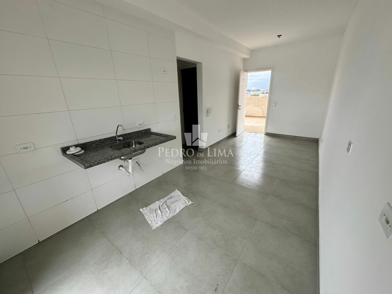 imagem do imovel Apartamento 2 dormitórios, sacada e 1 vaga de garagem na Ponte Rasa ref: PE42196