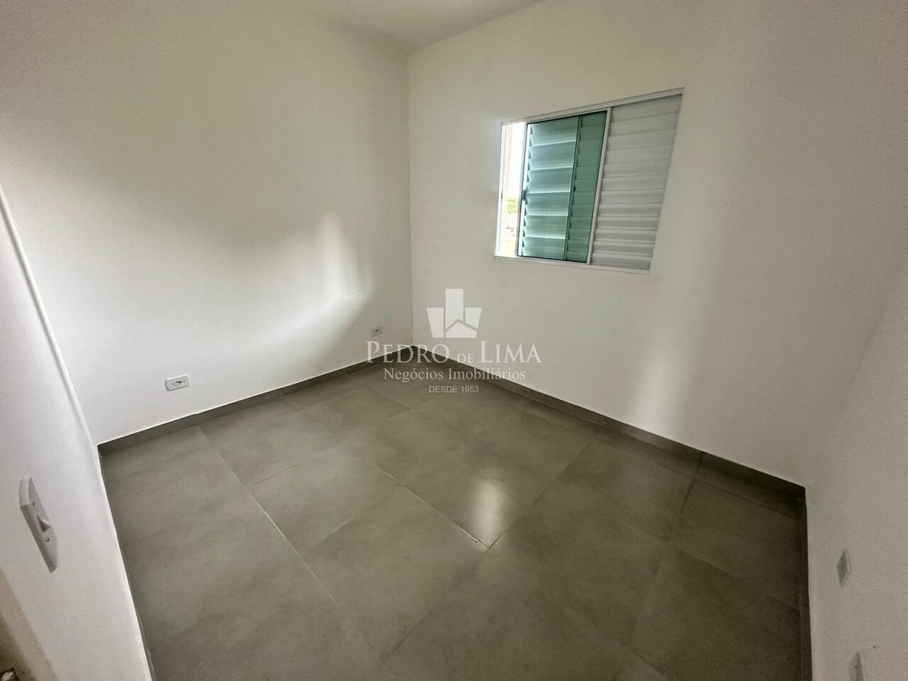 imagem do imovel Apartamento 2 dormitórios, sacada e 1 vaga de garagem na Ponte Rasa ref: PE42196