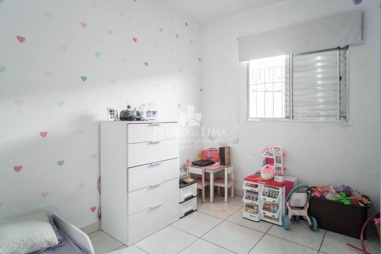 Terreno com 5 casas para renda no Engenheiro Goulart