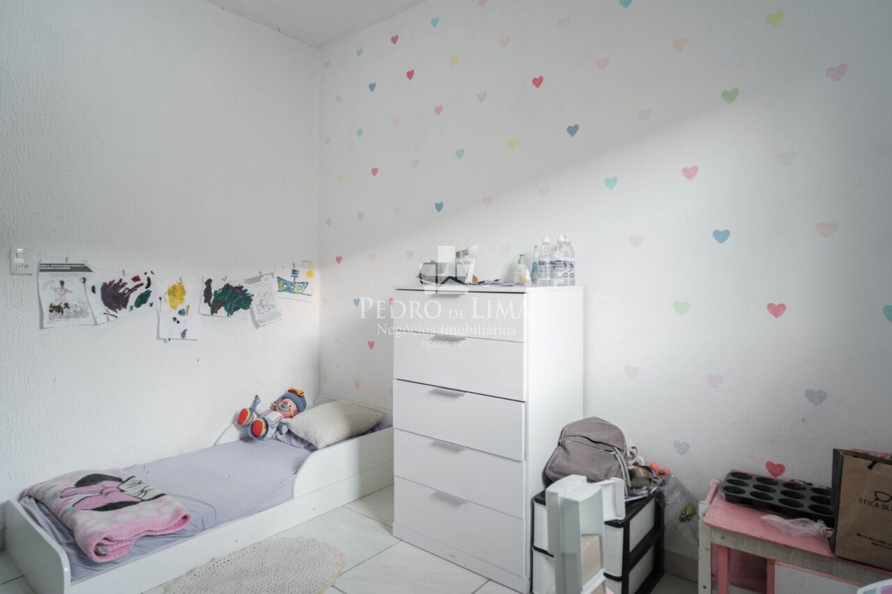 Terreno com 5 casas para renda no Engenheiro Goulart