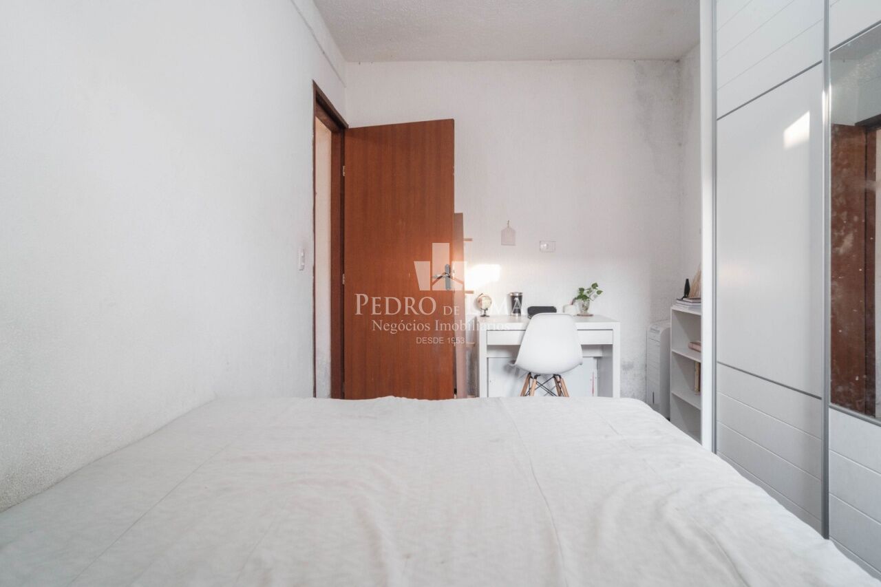 Terreno com 5 casas para renda no Engenheiro Goulart