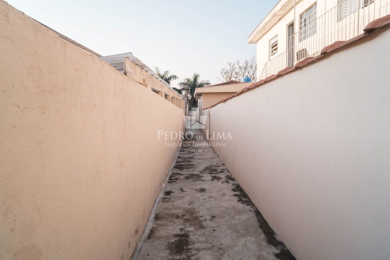 Terreno com 5 casas para renda no Engenheiro Goulart