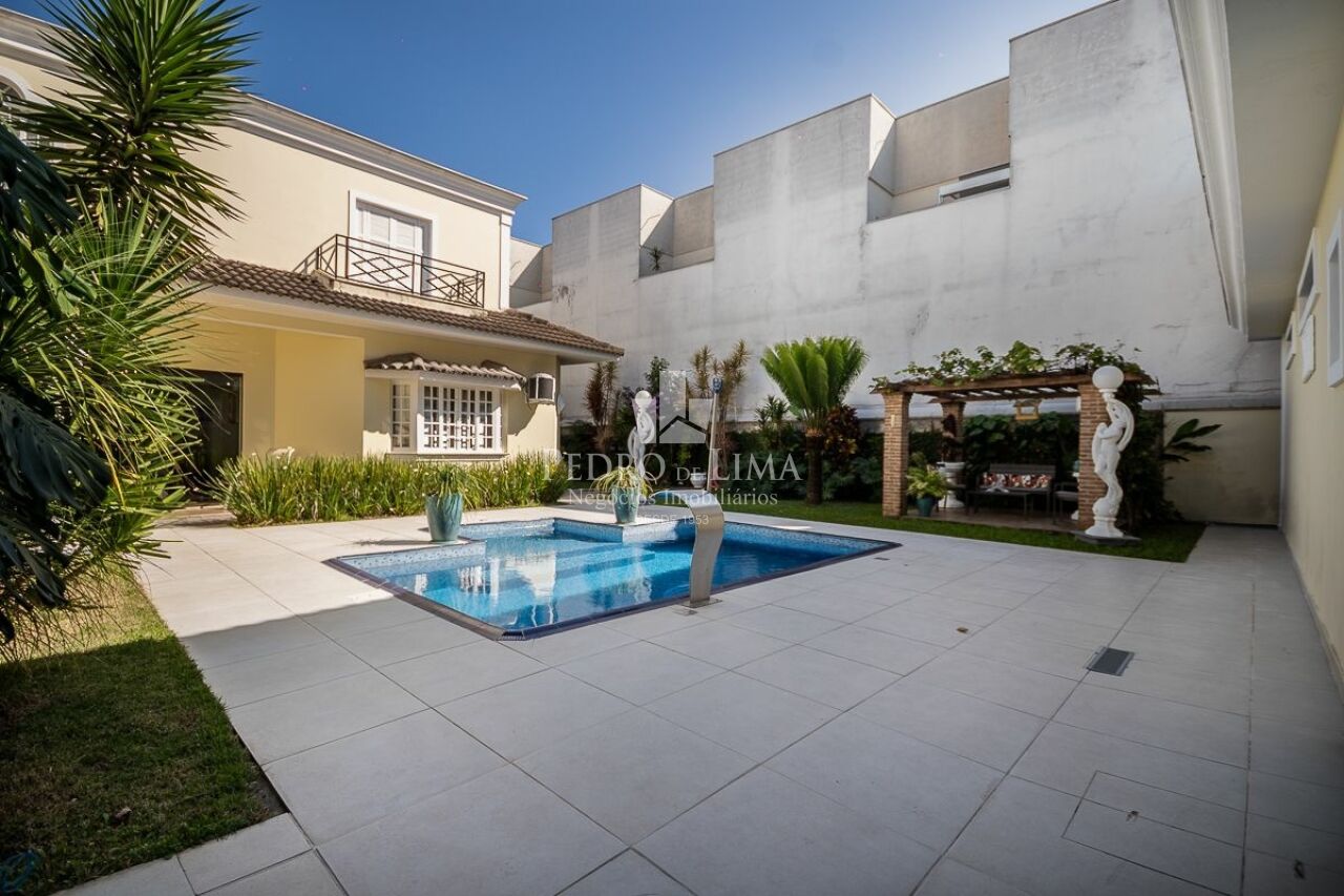 Casa Alto Padrão com Piscina na Vila Granada - Penha