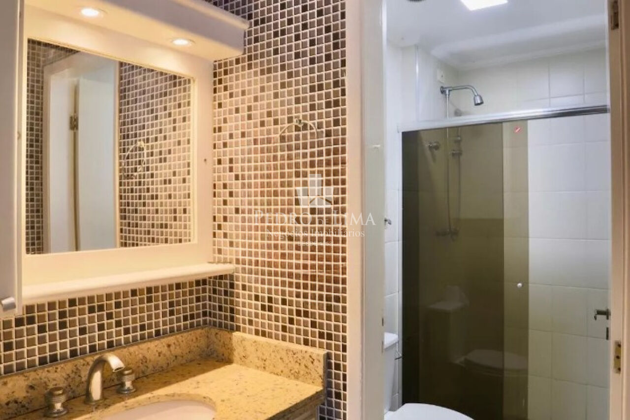 Apartamento Cobertura 4  vagas bem localizado na Água Rasa