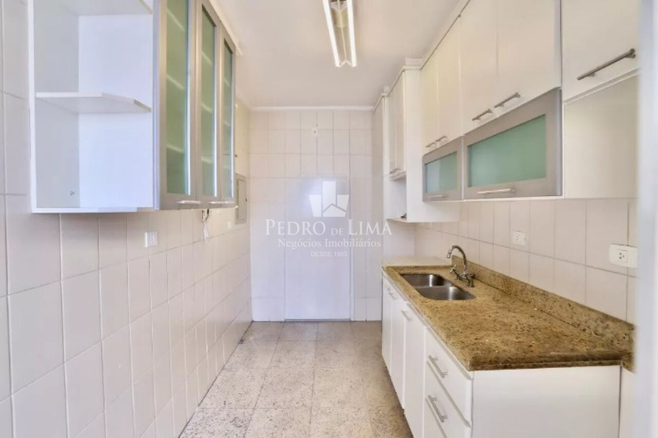 Apartamento Cobertura 4  vagas bem localizado na Água Rasa