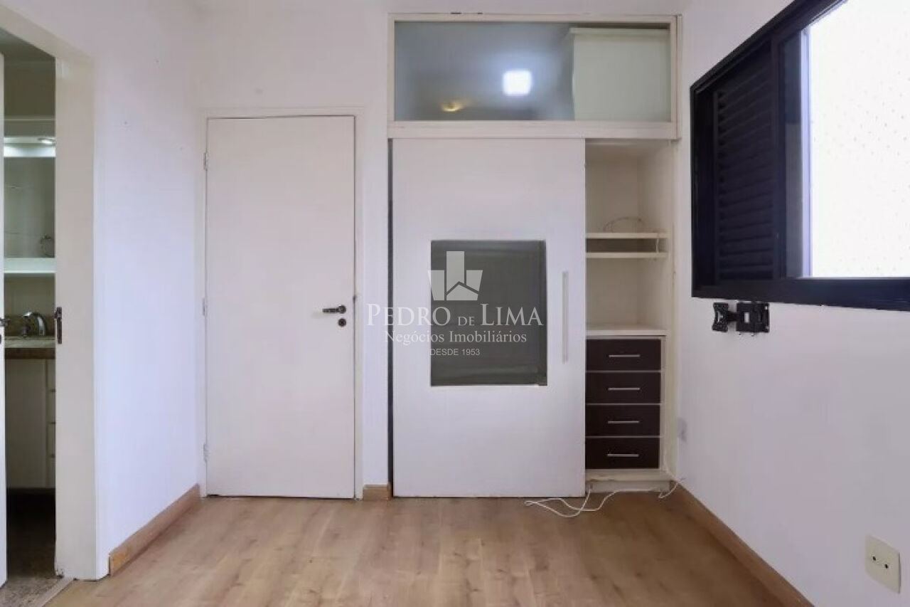 Apartamento Cobertura 4  vagas bem localizado na Água Rasa
