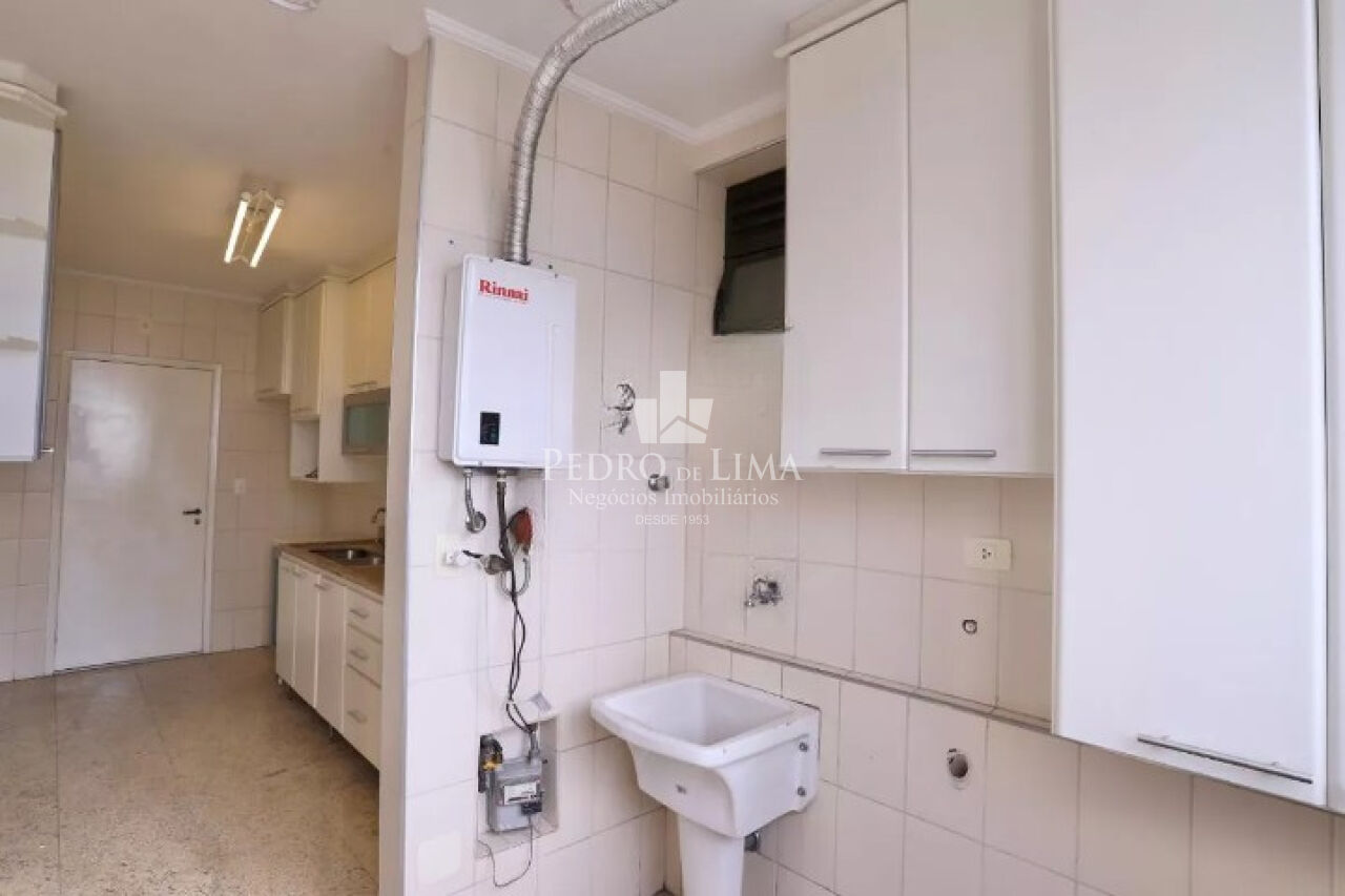 Apartamento Cobertura 4  vagas bem localizado na Água Rasa