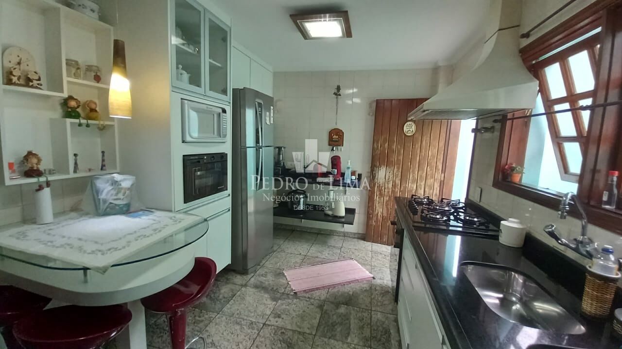 imagem do imovel Sobrado , 3 dormitórios,3 suítes, 2 salas de estar, 1 sala de jantar, cozinha, edícula.           ref: PE42336