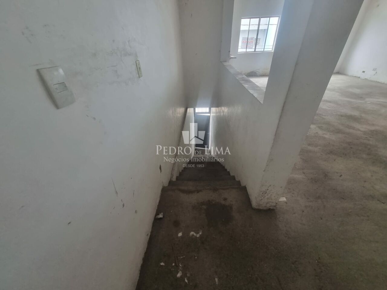 Sala comercial de 60M² com Banheiro no Jardim Popular