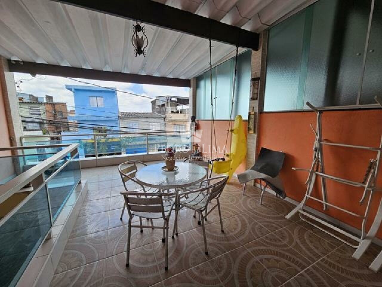 Casa assobradada no Cangaíba, com 3 dormitórios, 1 vaga e 130 m².