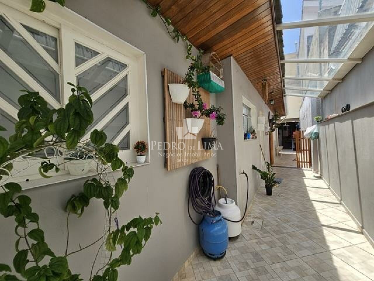 Casa assobradada no Cangaíba, com 3 dormitórios, 1 vaga e 130 m².