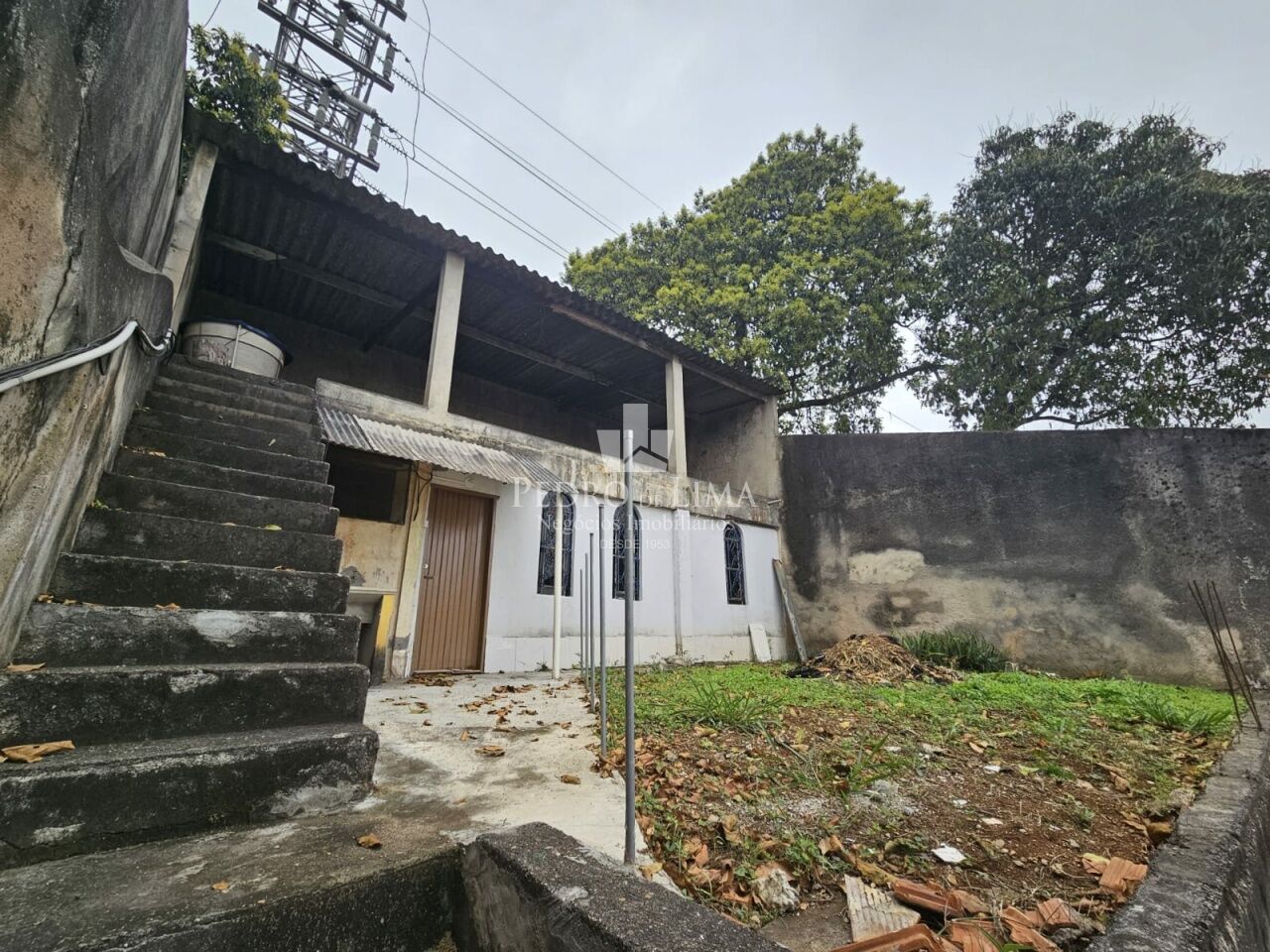 Casa terrea  com   amplo  quintal na Ponte Rasa 