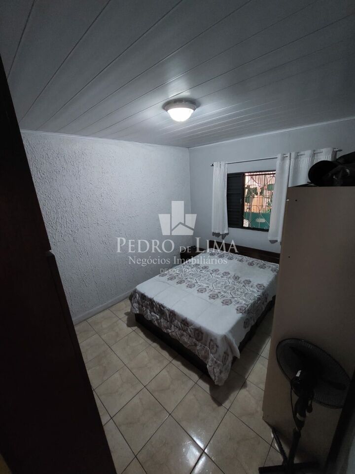 Casa terrea  com   amplo  quintal na Ponte Rasa 