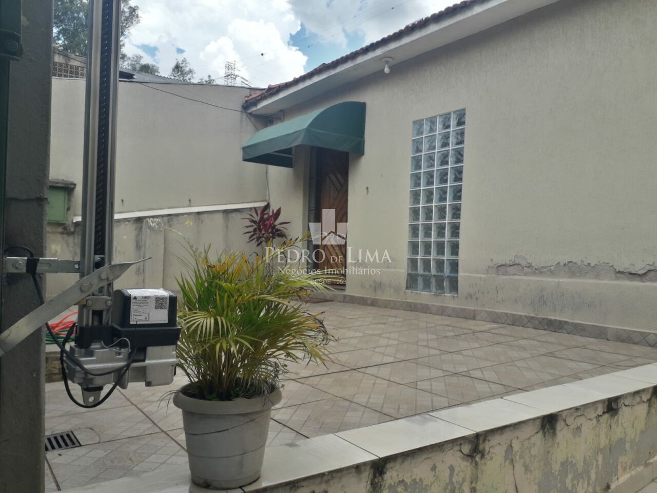 Casa terrea  com   amplo  quintal na Ponte Rasa 