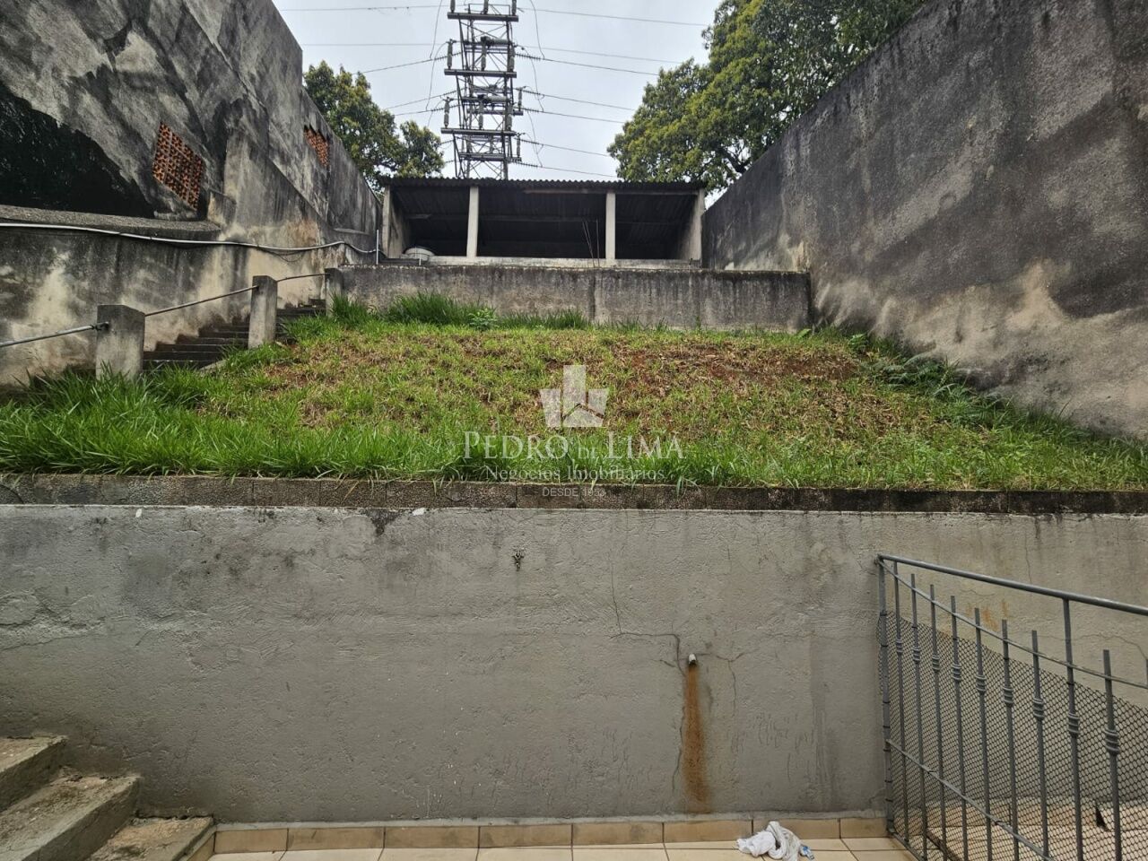 Casa terrea  com   amplo  quintal na Ponte Rasa 