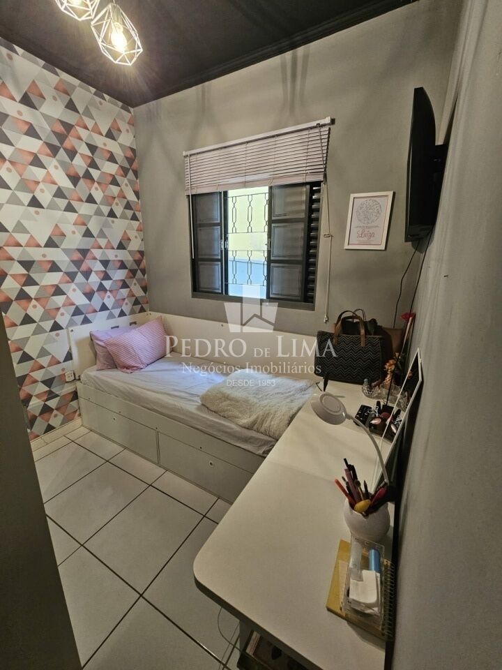 Casa terrea  com   amplo  quintal na Ponte Rasa 