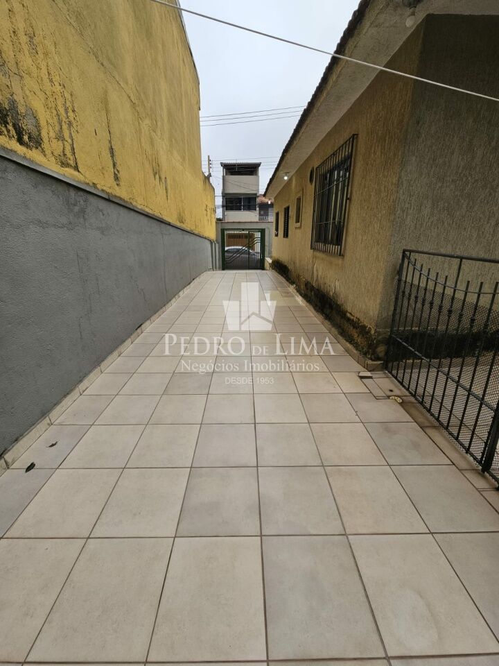 Casa terrea  com   amplo  quintal na Ponte Rasa 