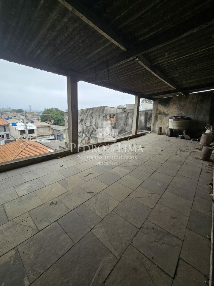 Casa terrea  com   amplo  quintal na Ponte Rasa 