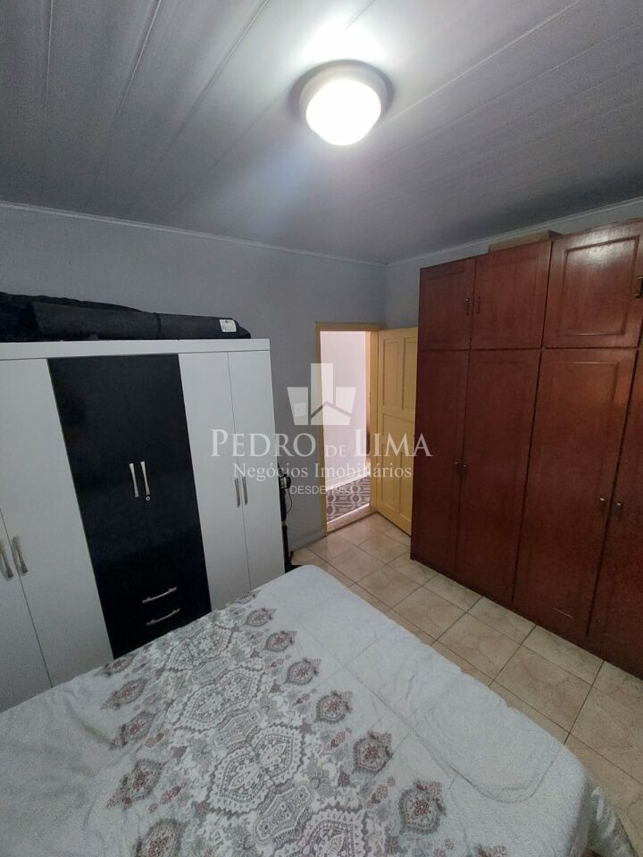 Casa terrea  com   amplo  quintal na Ponte Rasa 