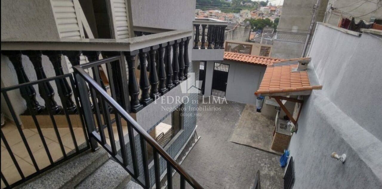Sobrado frontal com 3 dormitórios sendo 1 suite na Cidade Lider