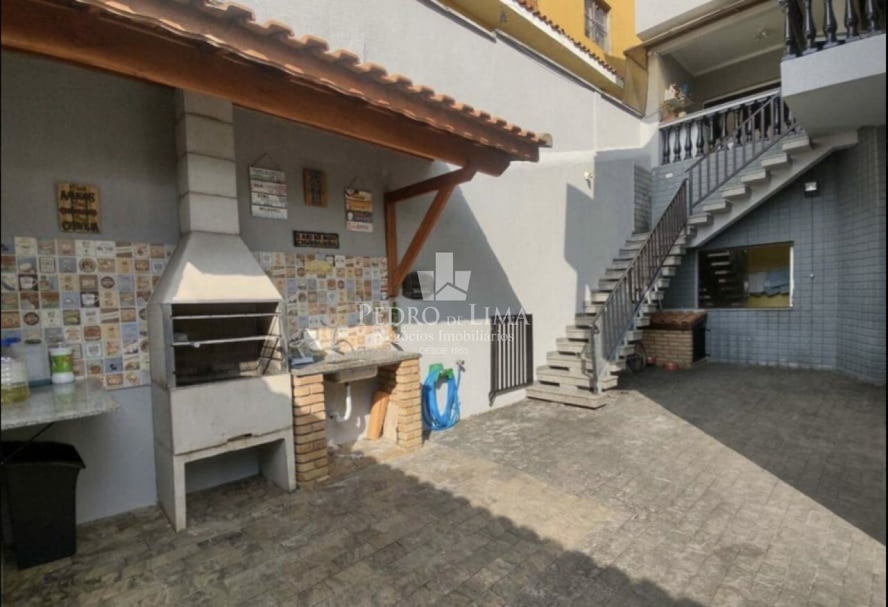 Sobrado frontal com 3 dormitórios sendo 1 suite na Cidade Lider