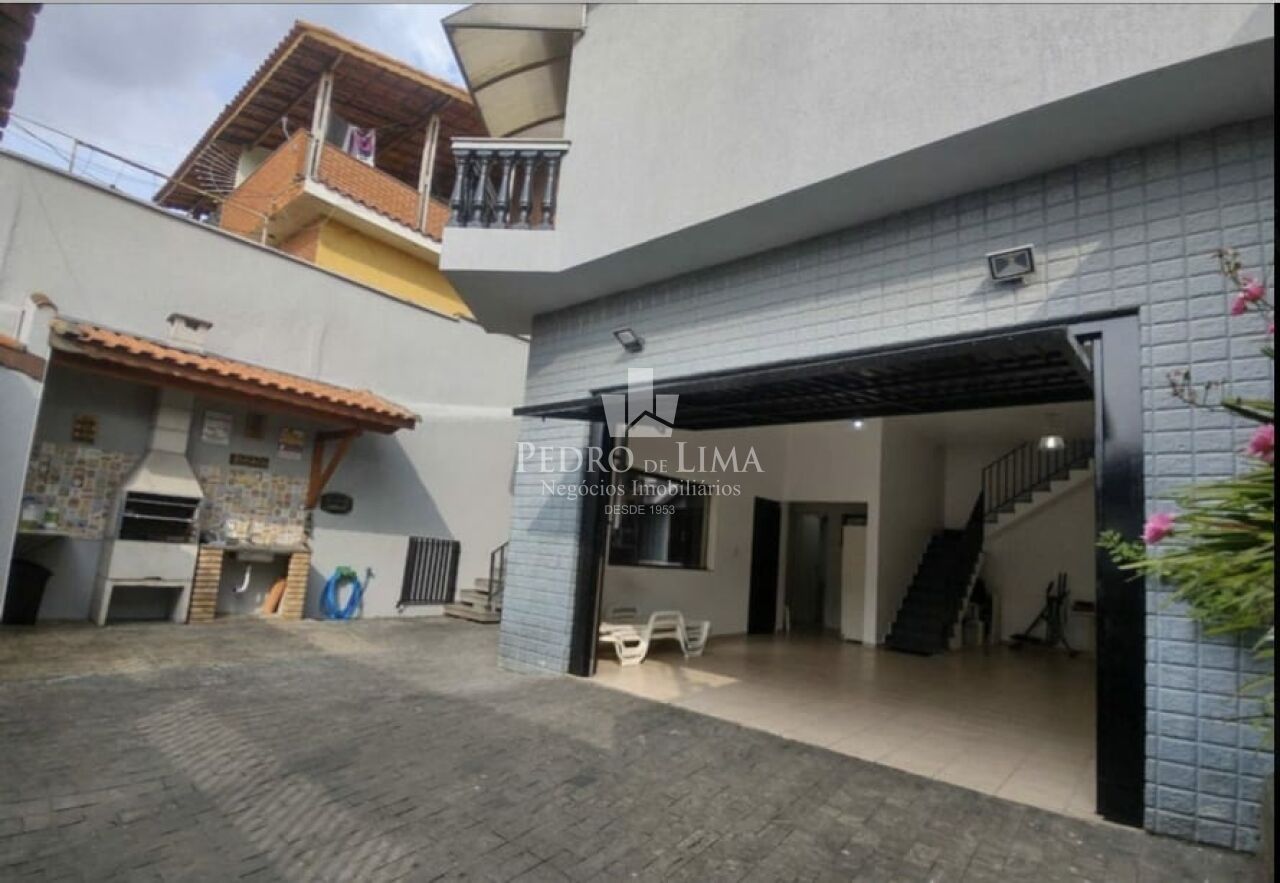 Sobrado frontal com 3 dormitórios sendo 1 suite na Cidade Lider