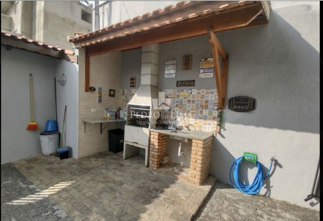 Sobrado frontal com 3 dormitórios sendo 1 suite na Cidade Lider