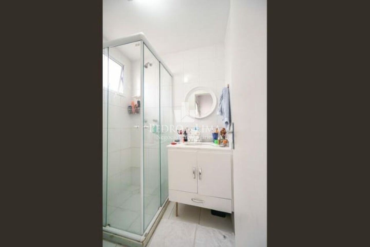 Apartamento  região  Penha  com 2 quartos, sendo 1 suite,  sala com sacada, uma vaga andar alto, 