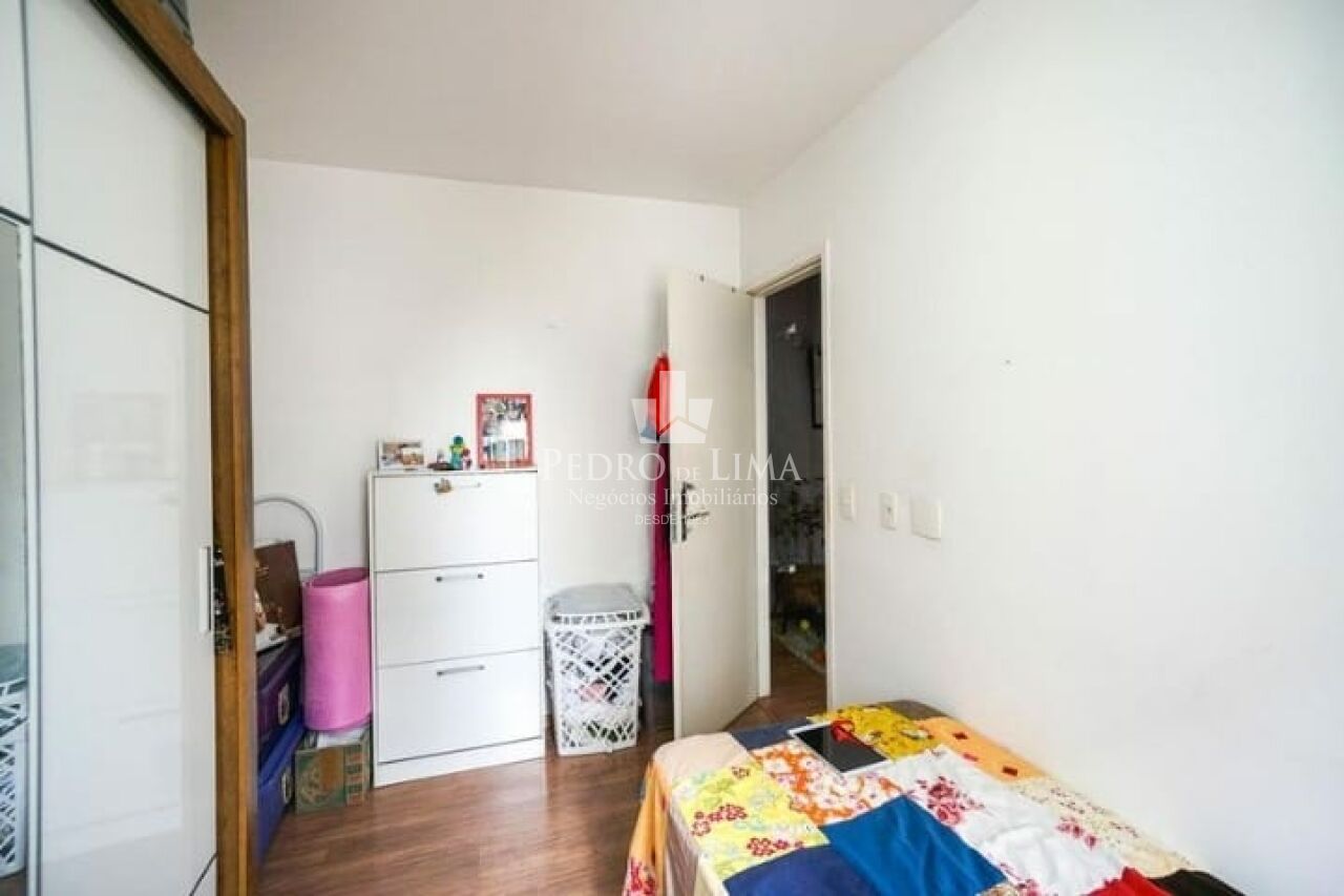 Apartamento  região  Penha  com 2 quartos, sendo 1 suite,  sala com sacada, uma vaga andar alto, 
