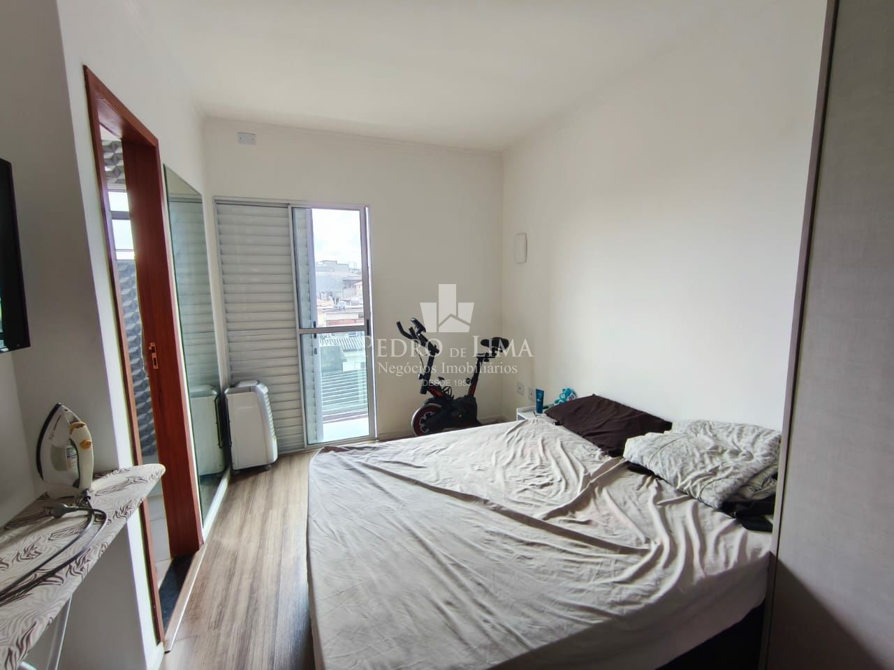imagem do imovel Sobrado de Condomínio com dois quartos sendo um com sacada e uma vaga de garagem na Ponte Rasa  ref: PE42543
